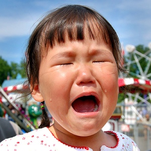 crying-asian-child-photo